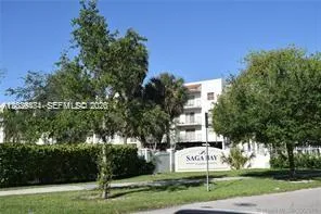Foto de propiedad en 8260 SW 210th Street 102, Cutler Bay, FL 33189 Cutler Bay con MLS# 