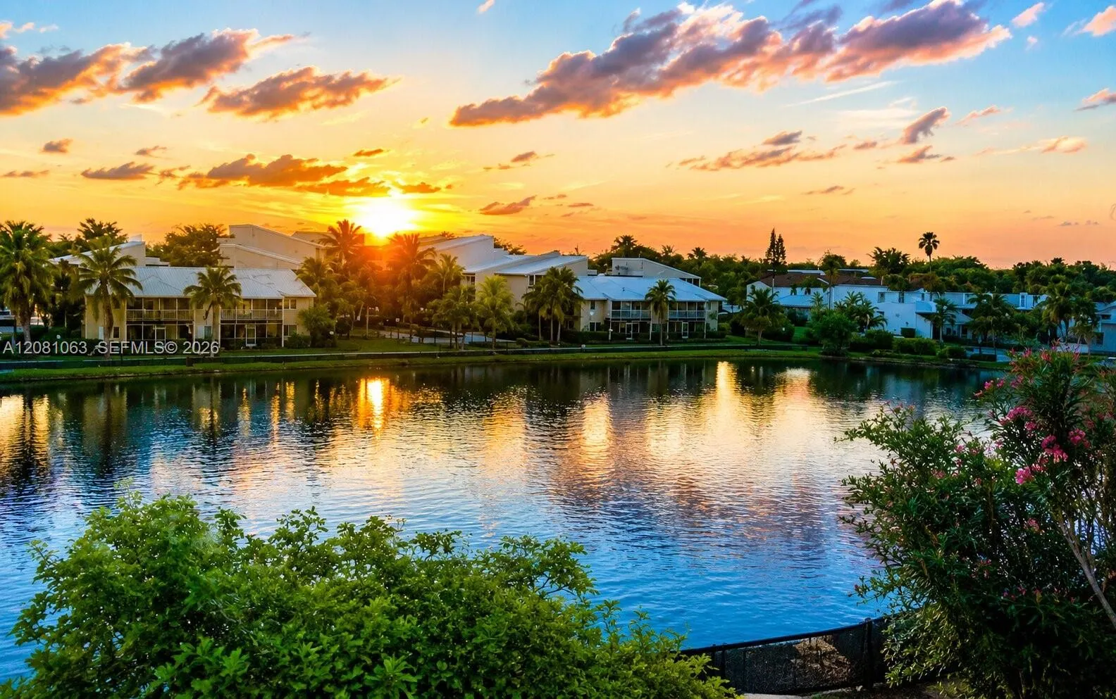 Foto de propiedad en 8260 SW 210th Street 308, Cutler Bay, FL 33189 Cutler Bay con MLS# 