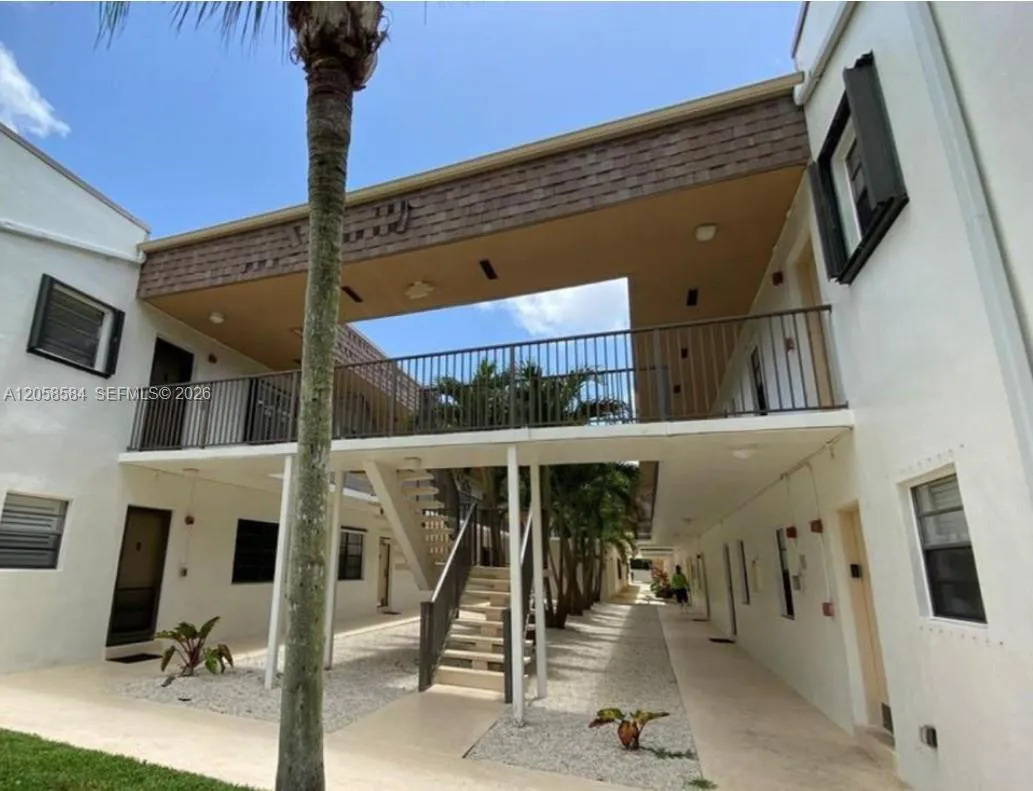 En Venta 8261 SW 128 Street 211, Pinecrest, FL 33156, Pinecrest, FL 33156