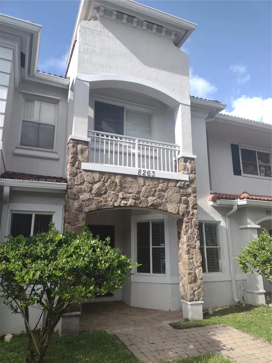 Foto de propiedad en 8263 SW 27th Street 102, Miramar, FL 33025 Miramar con MLS# 