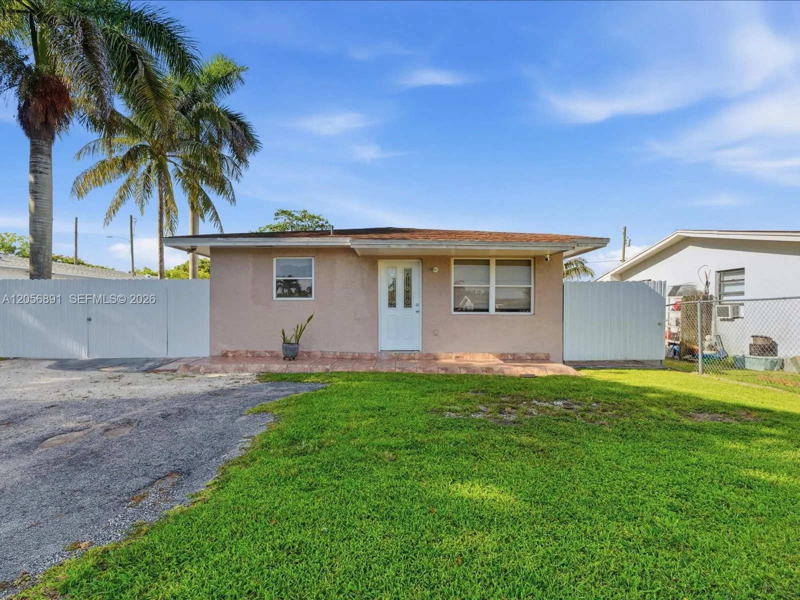 Foto de propiedad en 827 SW 3rd Street, Florida City, FL 33034 Florida City con MLS# 