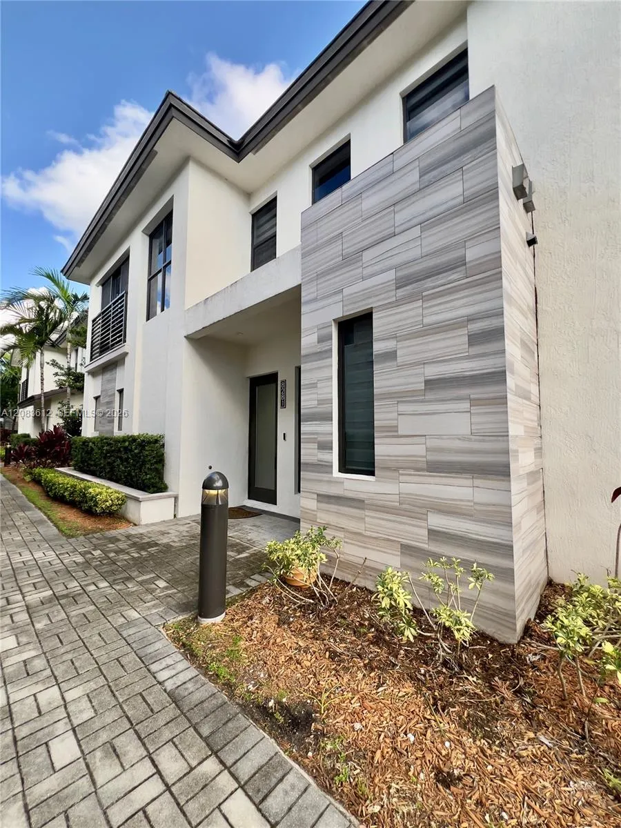 En Renta 8281 NW 48th Street 0, Doral, FL 33166, Doral, FL 33166