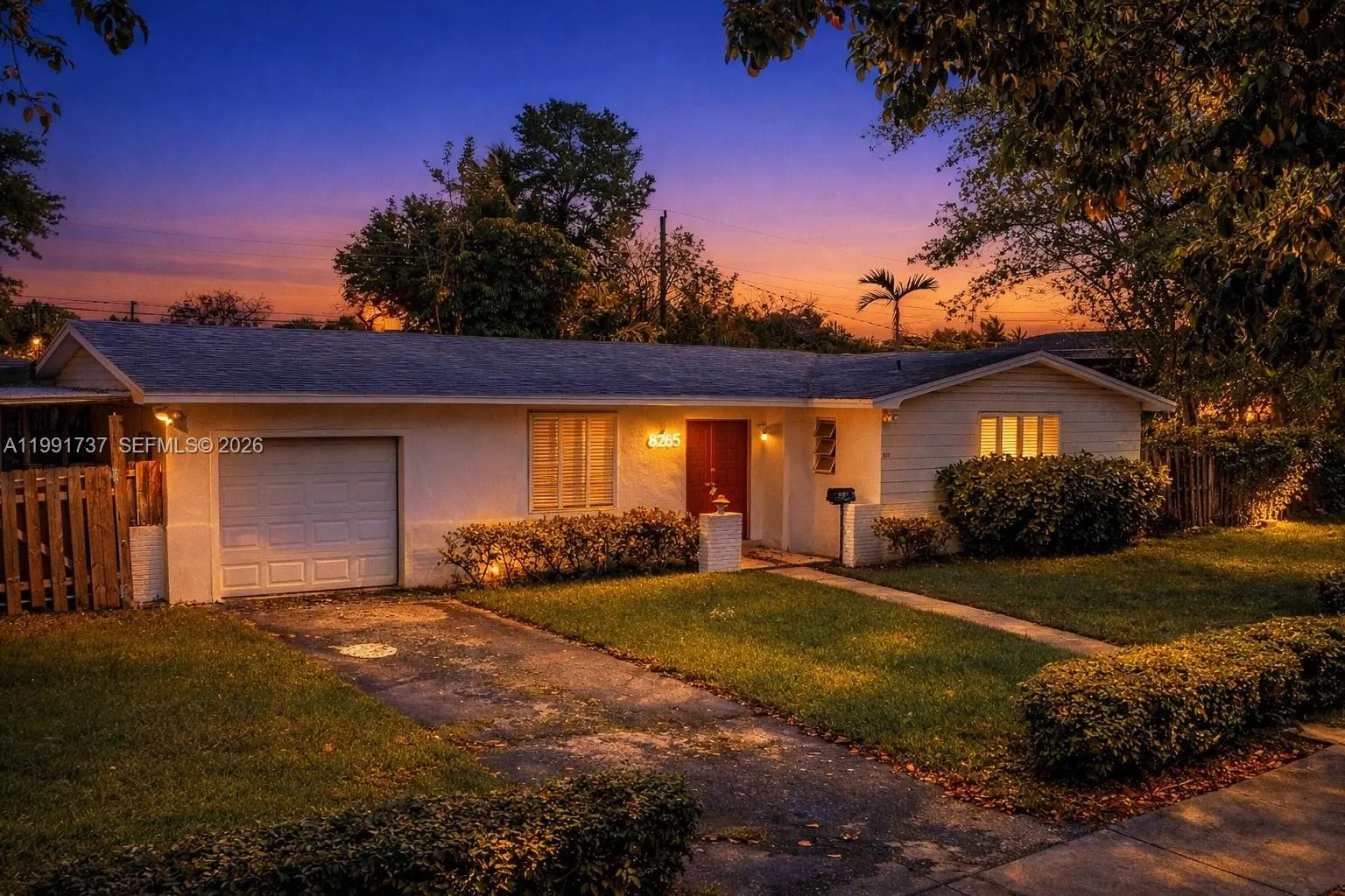 En Venta 8285 SW 104th Street, Miami, FL 33156, Miami, FL 33156