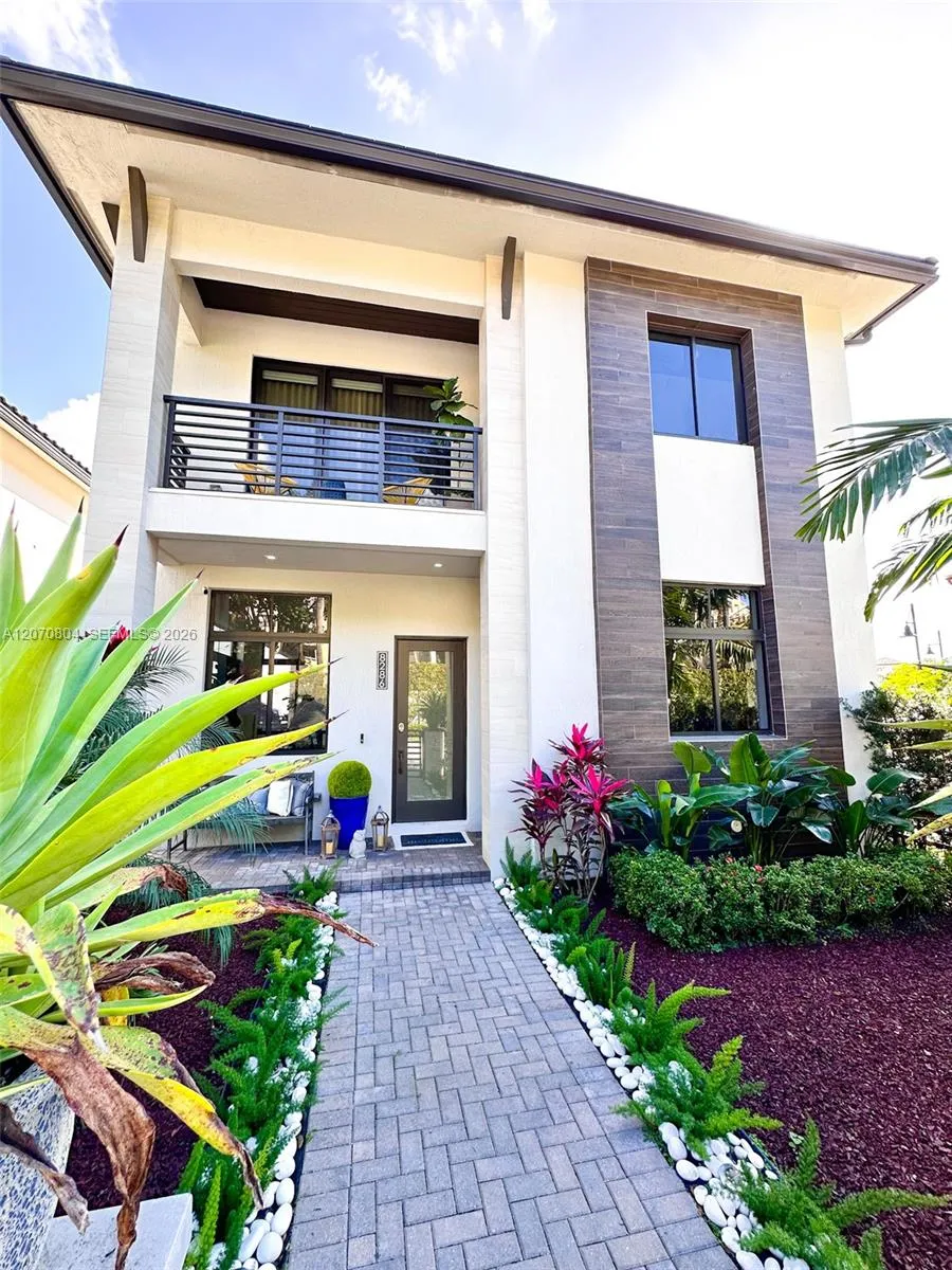 En Renta 8286 NW 51st Terrace, Doral, FL 33166, Doral, FL 33166