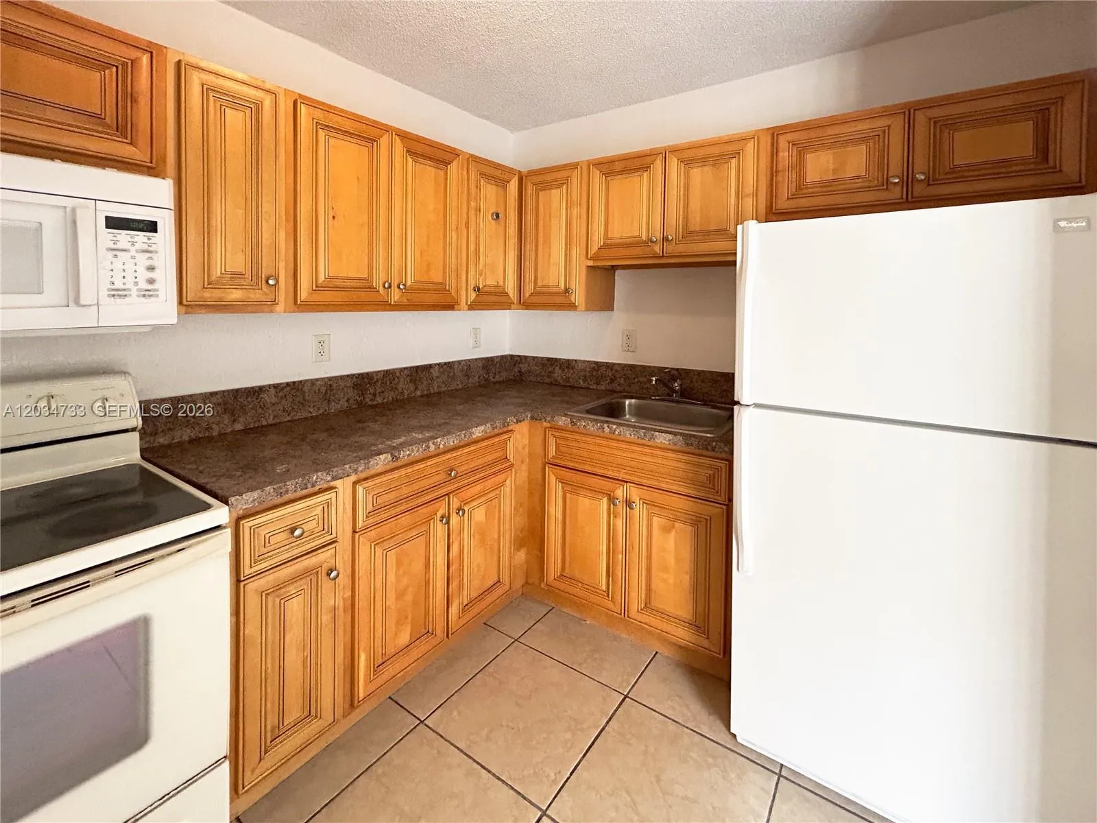 En Renta 8287 NE Miami Court 102, Miami, FL 33138, Miami, FL 33138