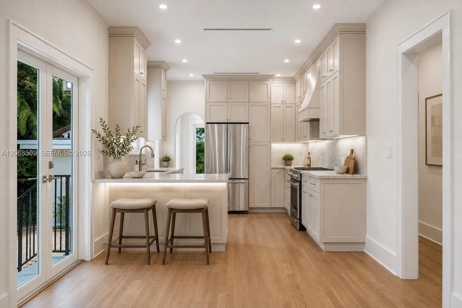 Foto de propiedad en 829 Genoa Street, Coral Gables, FL 33134 Coral Gables con MLS# 