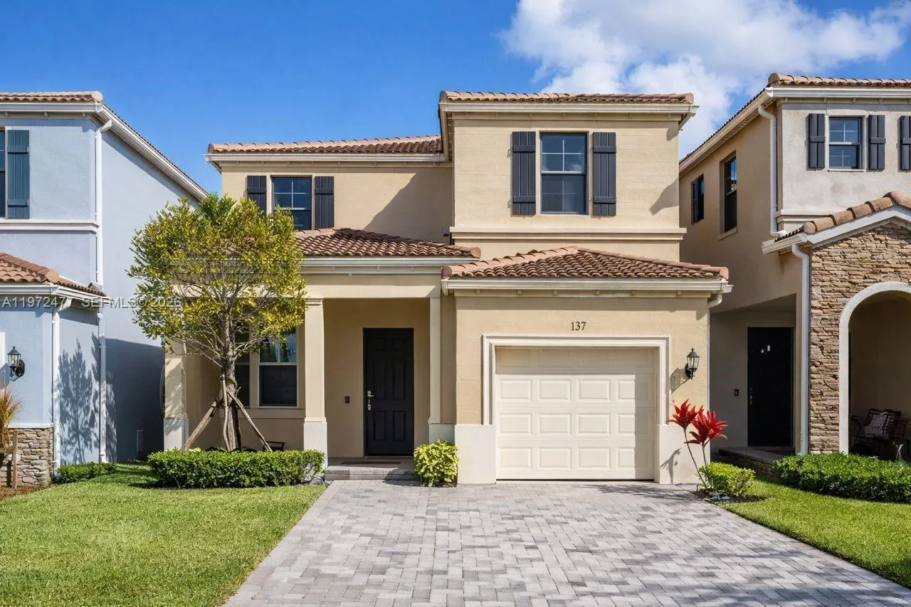 En Renta 829 NE 191st Street, Miami, FL 33179, Miami, FL 33179