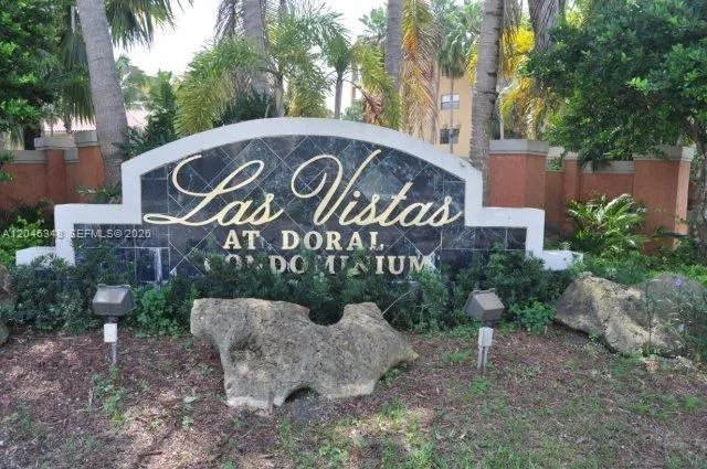 Foto de propiedad en 8290 Lake Drive 422, Doral, FL 33166 Doral con MLS# 