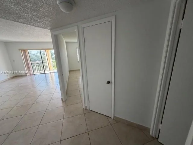 Foto de propiedad en 8290 Lake Drive 540, Doral, FL 33166 Doral con MLS#