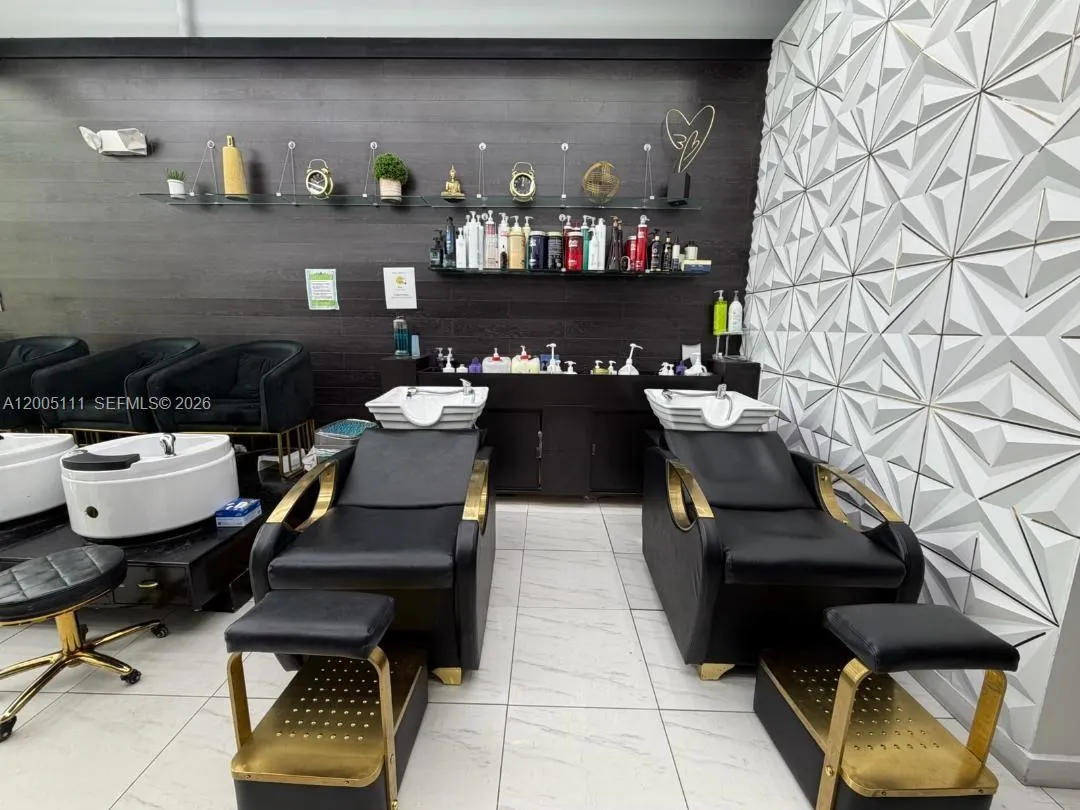 En Venta 8290 SW 40th Street, Miami, FL 33155, Miami, FL 33155