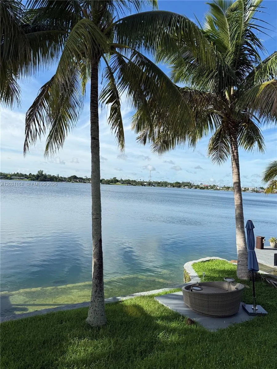 En Venta 8300 SW 48th Street, Miami, FL 33155, Miami, FL 33155