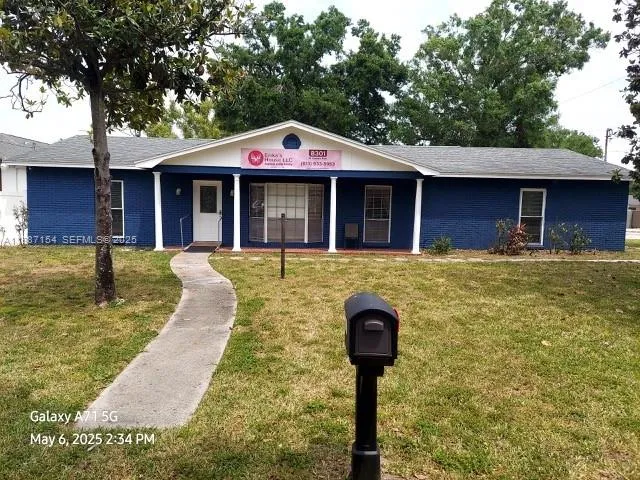 Foto de propiedad en 8301 N Gomez Avenue, Tampa, FL 33614 Tampa con MLS# 