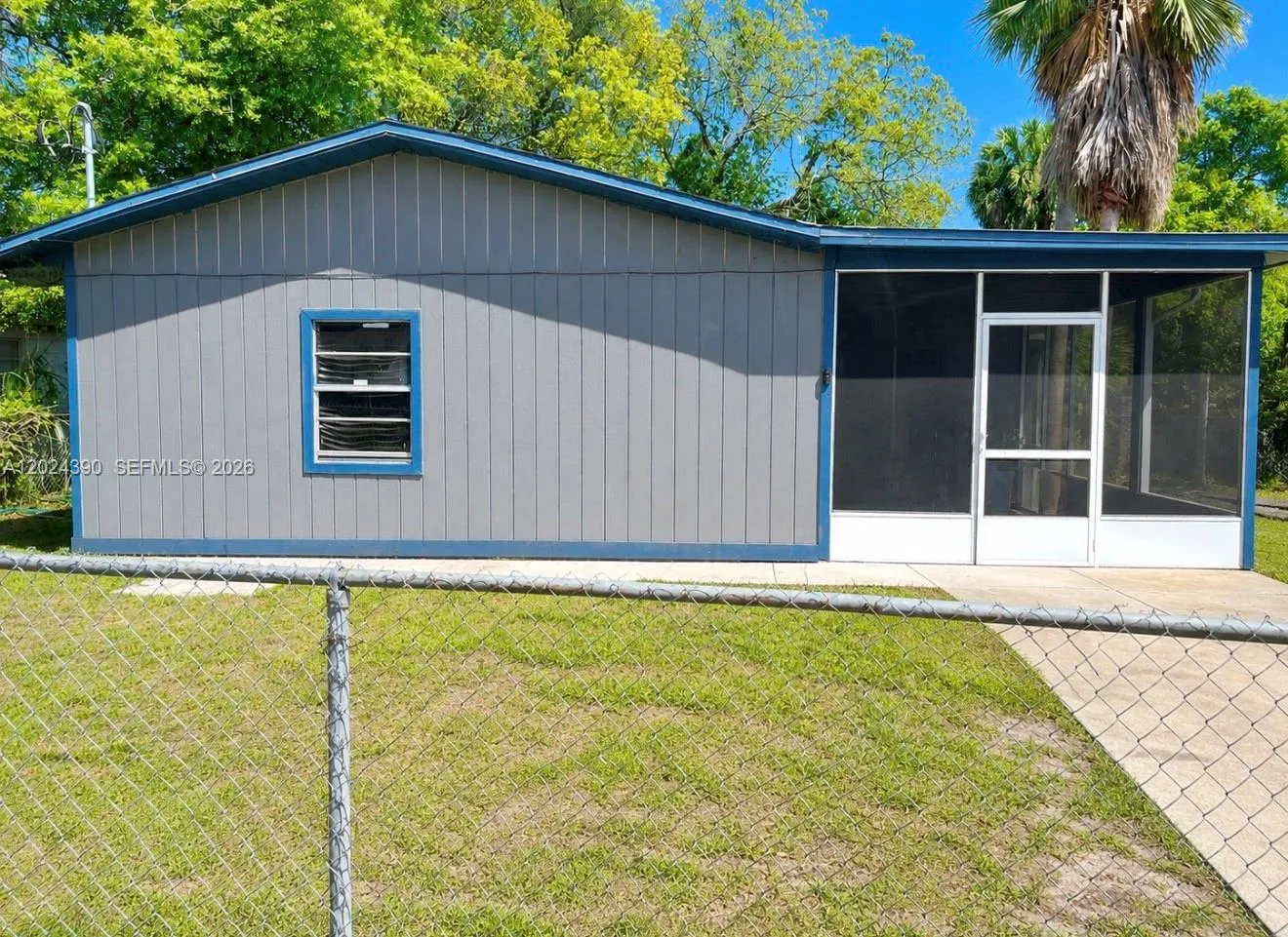 Foto de propiedad en 8301 N Klondyke Street, Tampa, FL 33604 Tampa con MLS# 