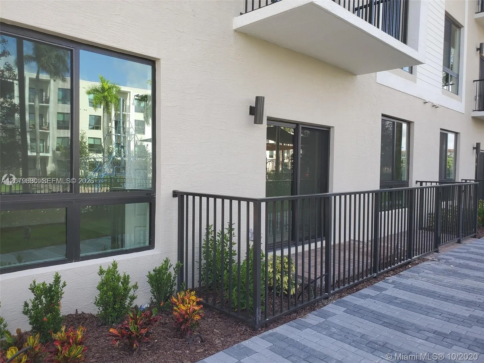Foto de propiedad en 8301 NW 41st Street B-110, Doral, FL 33166 Doral con MLS# 