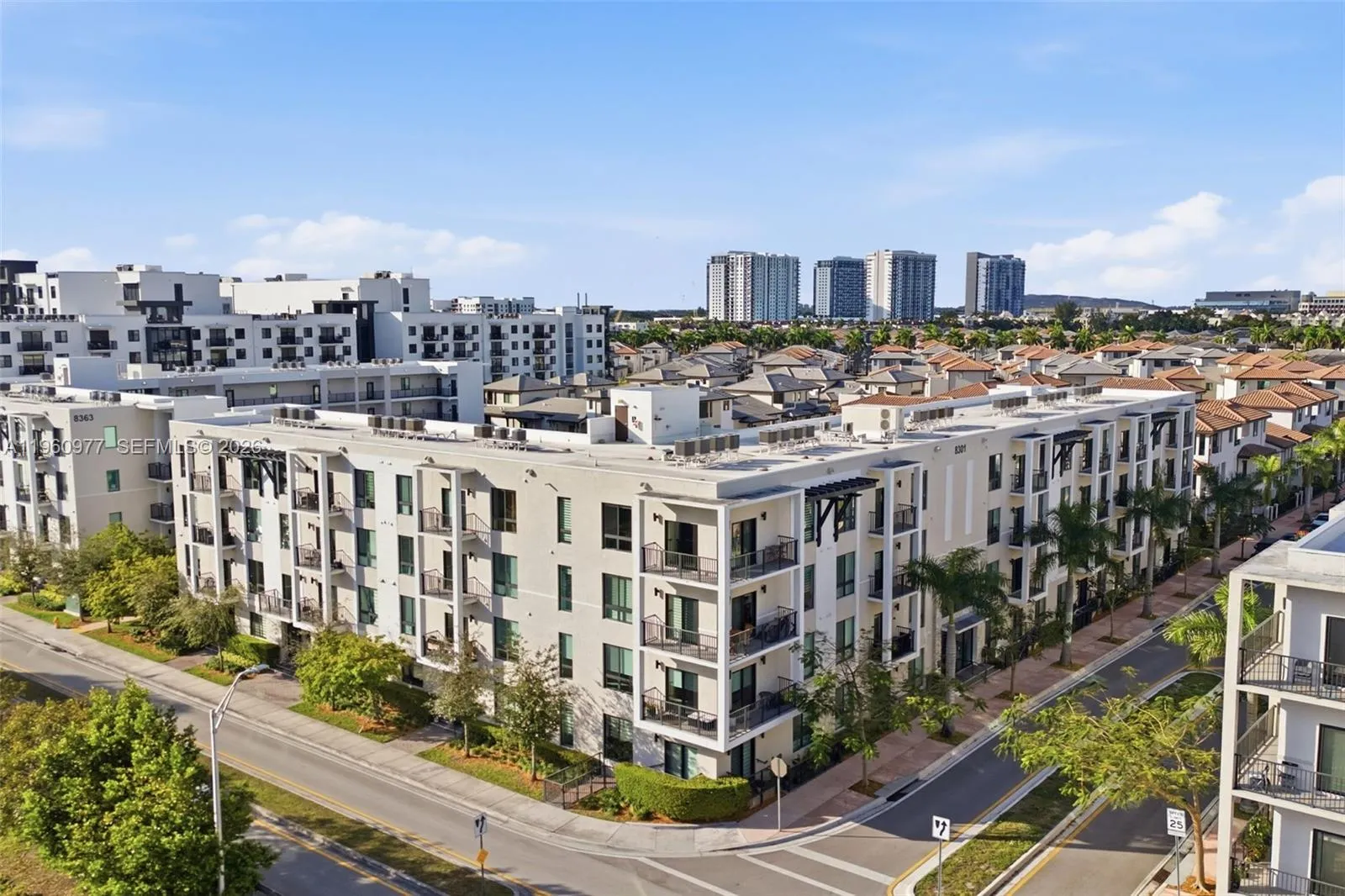 Foto de propiedad en 8301 NW 41st Street B-407, Doral, FL 33166 Doral con MLS# 