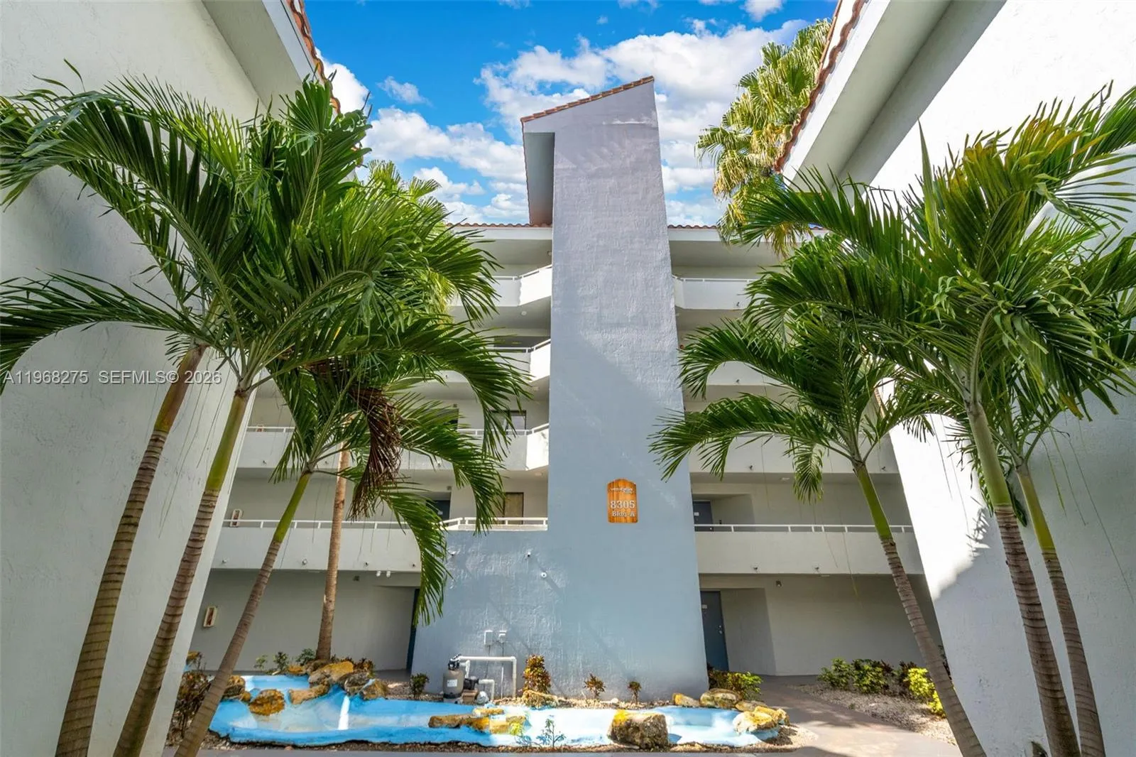 Foto de propiedad en 8305 SW 152nd Avenue A-107, Miami, FL 33193 Miami con MLS# 