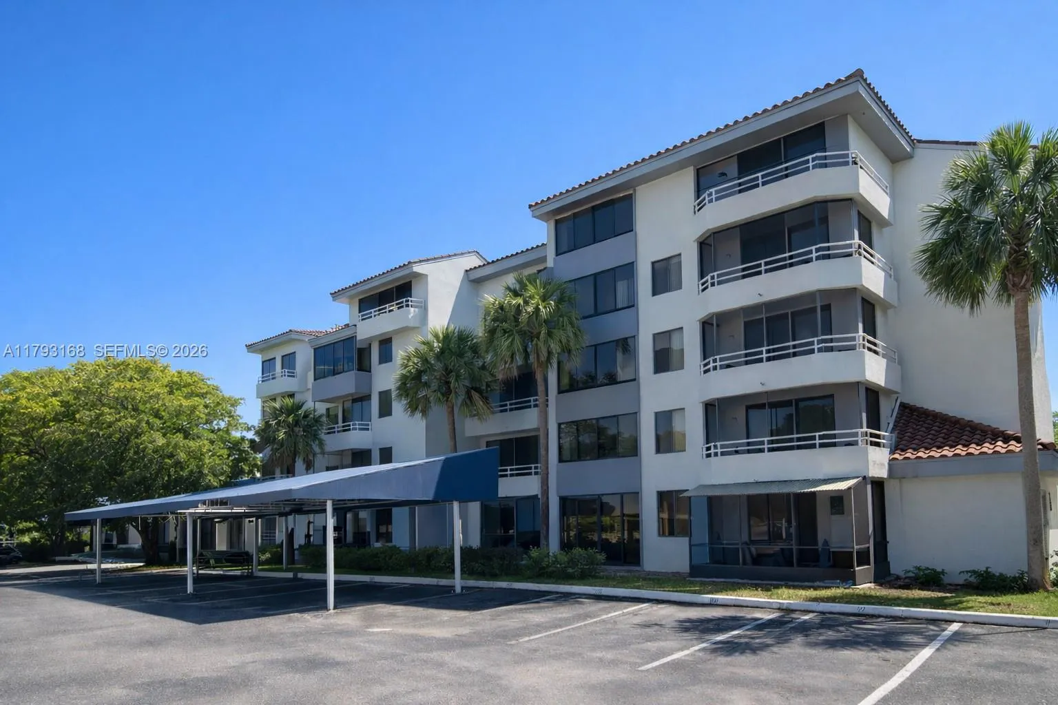 Foto de propiedad en 8305 SW 152nd Avenue A-411, Miami, FL 33193 Miami con MLS# 