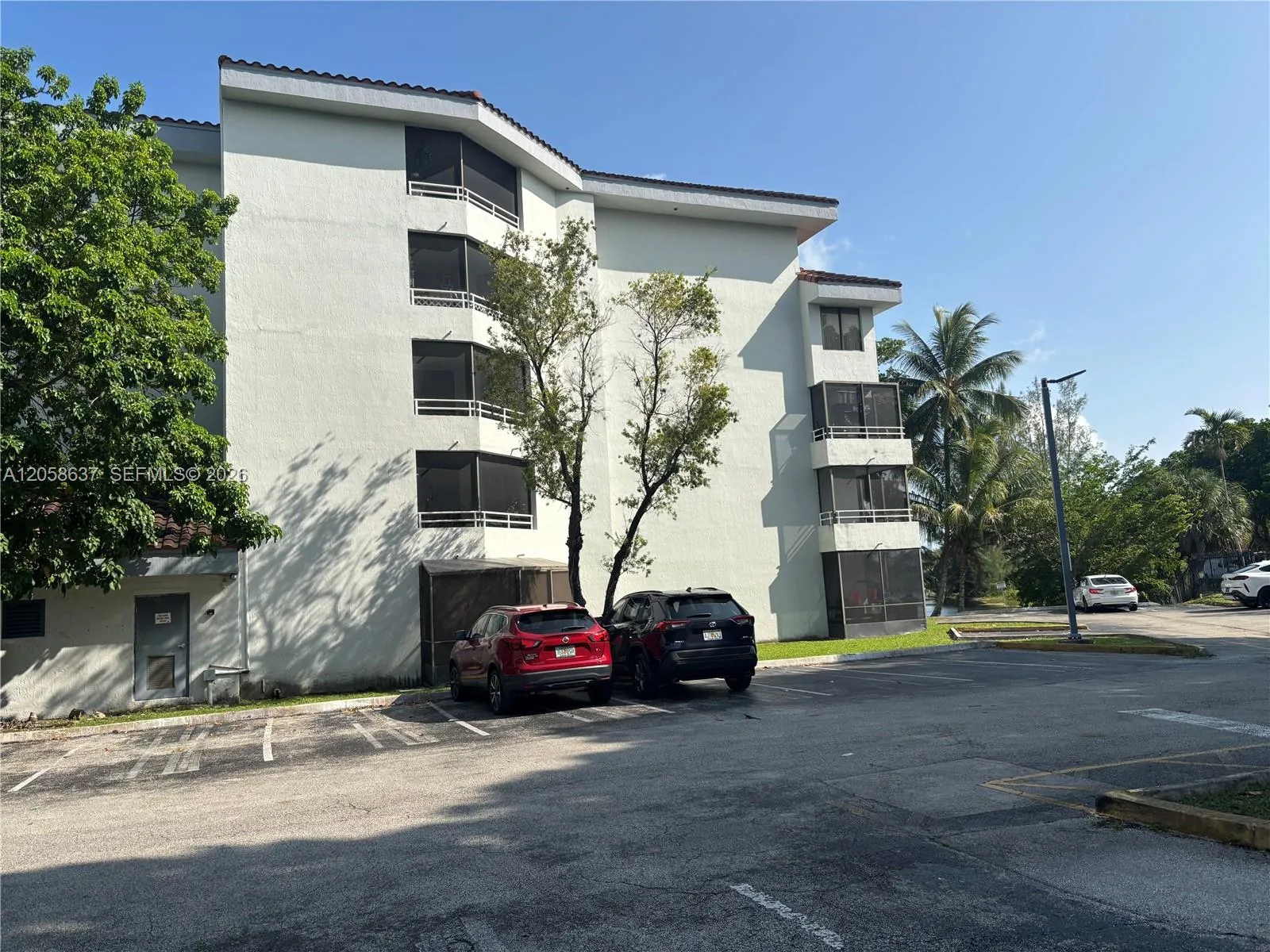 Foto de propiedad en 8305 SW 152nd Avenue A111, Miami, FL 33193 Miami con MLS# 
