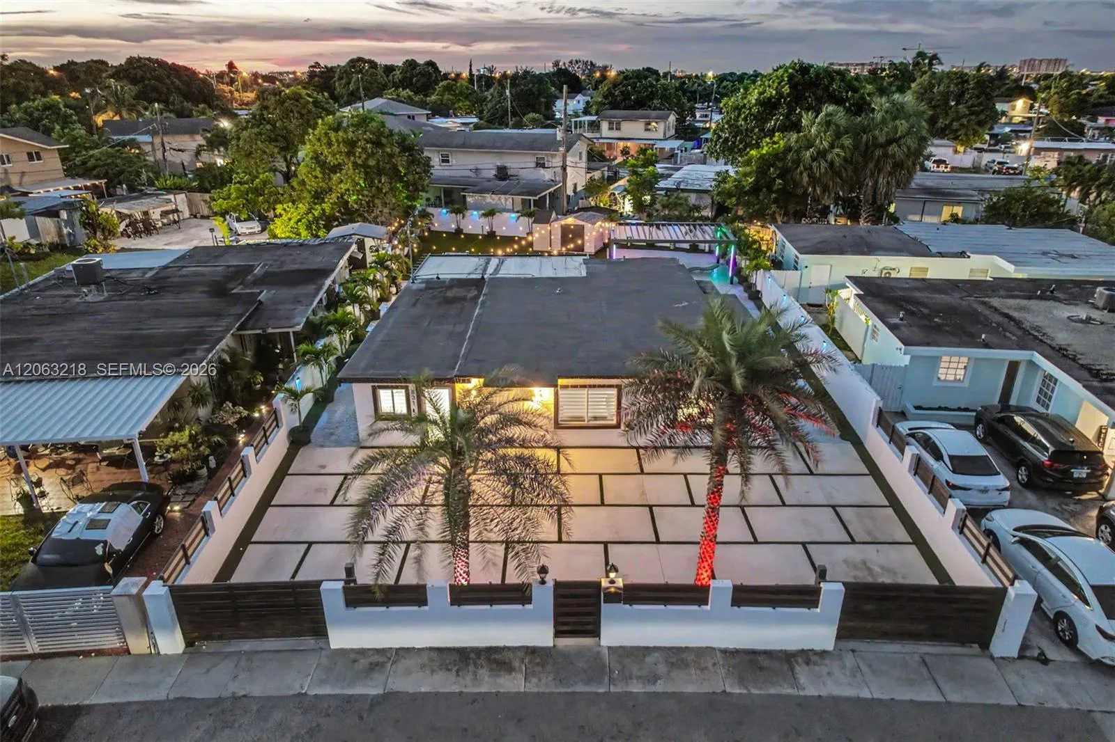En Venta 831 E 10th Place, Hialeah, FL 33010, Hialeah, FL 33010