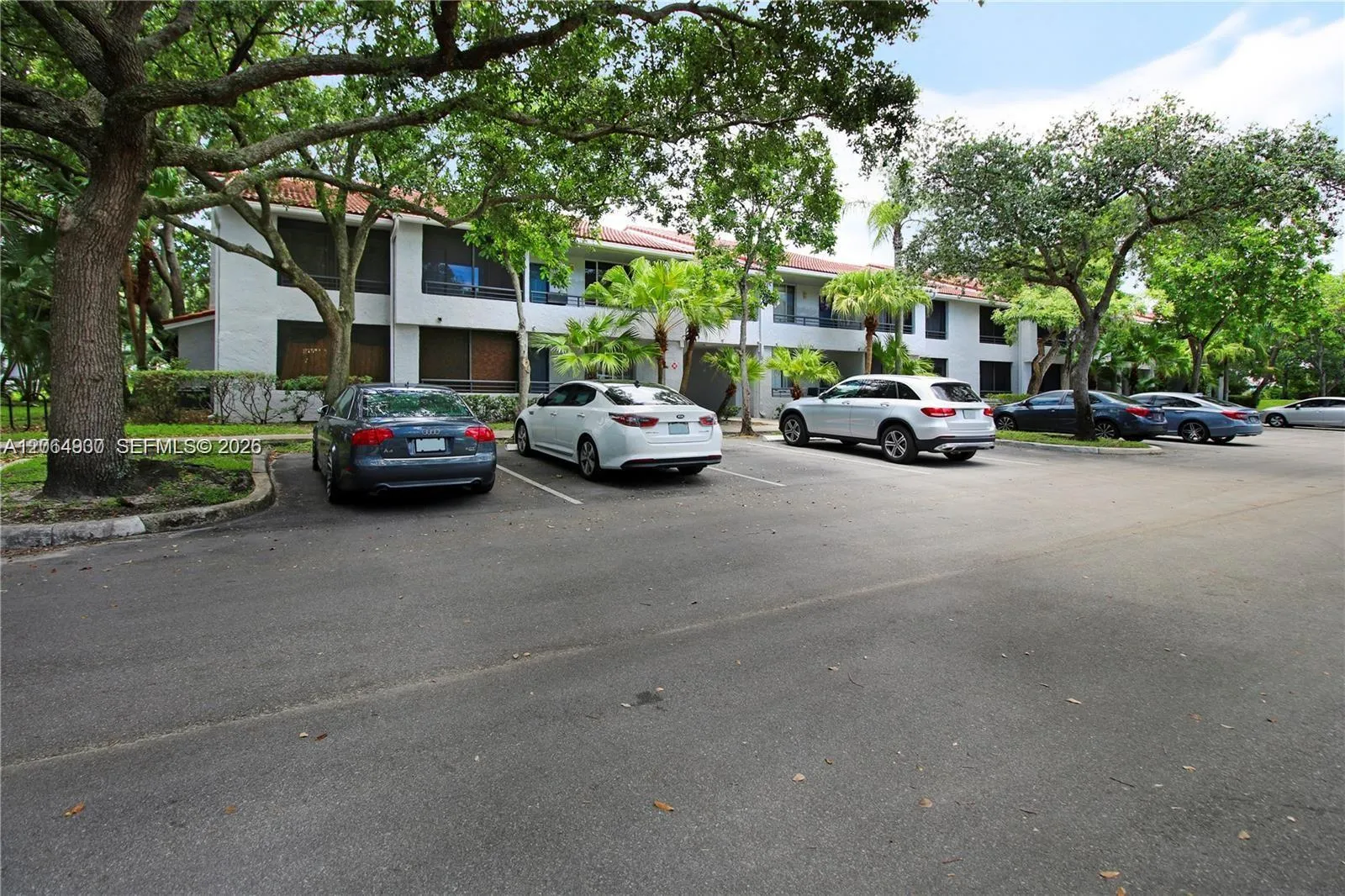 Foto de propiedad en 831 Lyons Road 23101, Coconut Creek, FL 33063 Coconut Creek con MLS# 