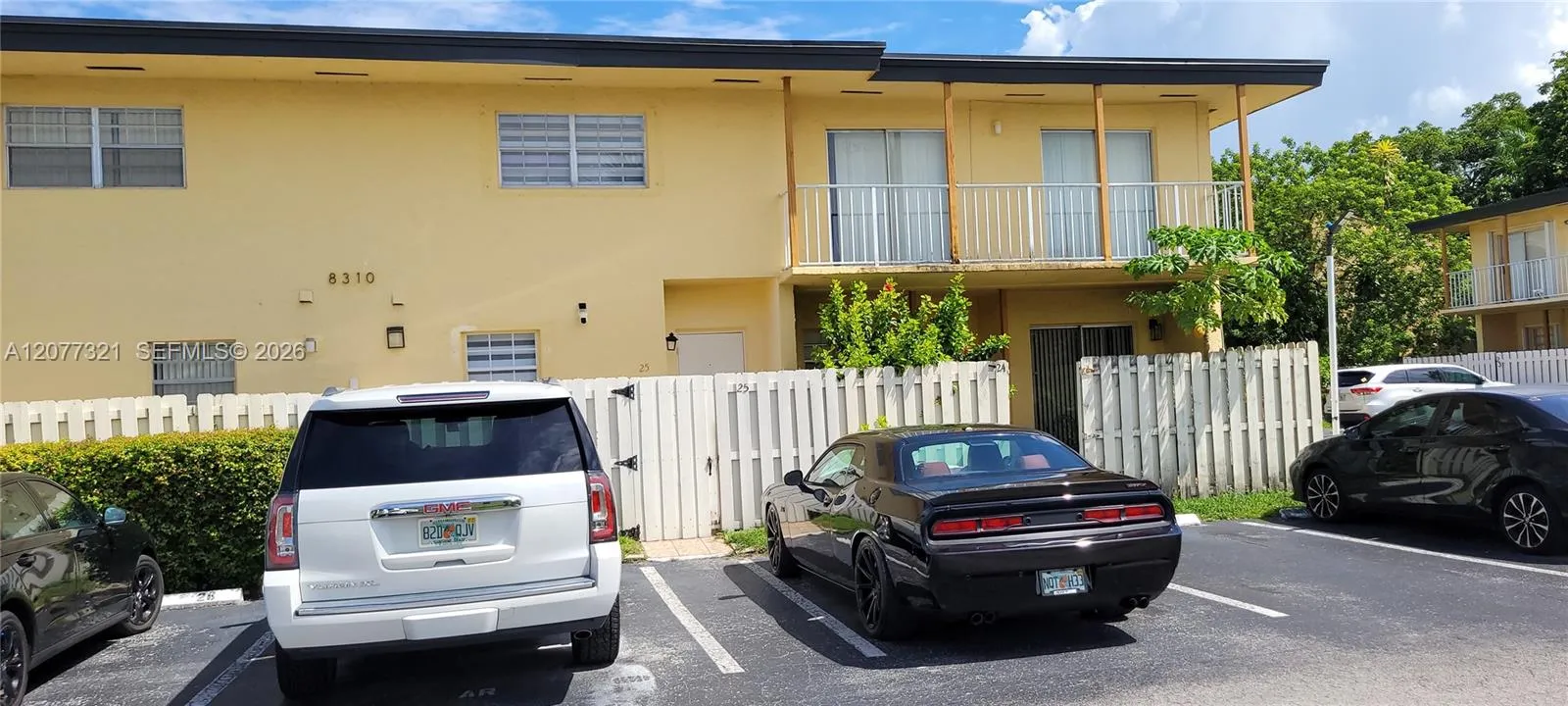 Foto de propiedad en 8310 SW 154th Avenue 25, Miami, FL 33193 Miami con MLS# 