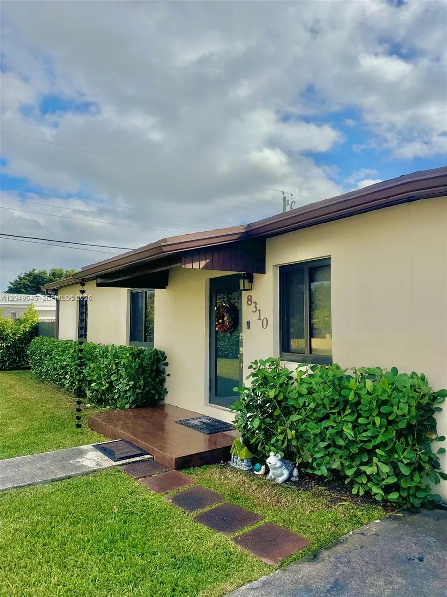 En Renta 8310 SW 37th Street 0, Miami, FL 33155, Miami, FL 33155