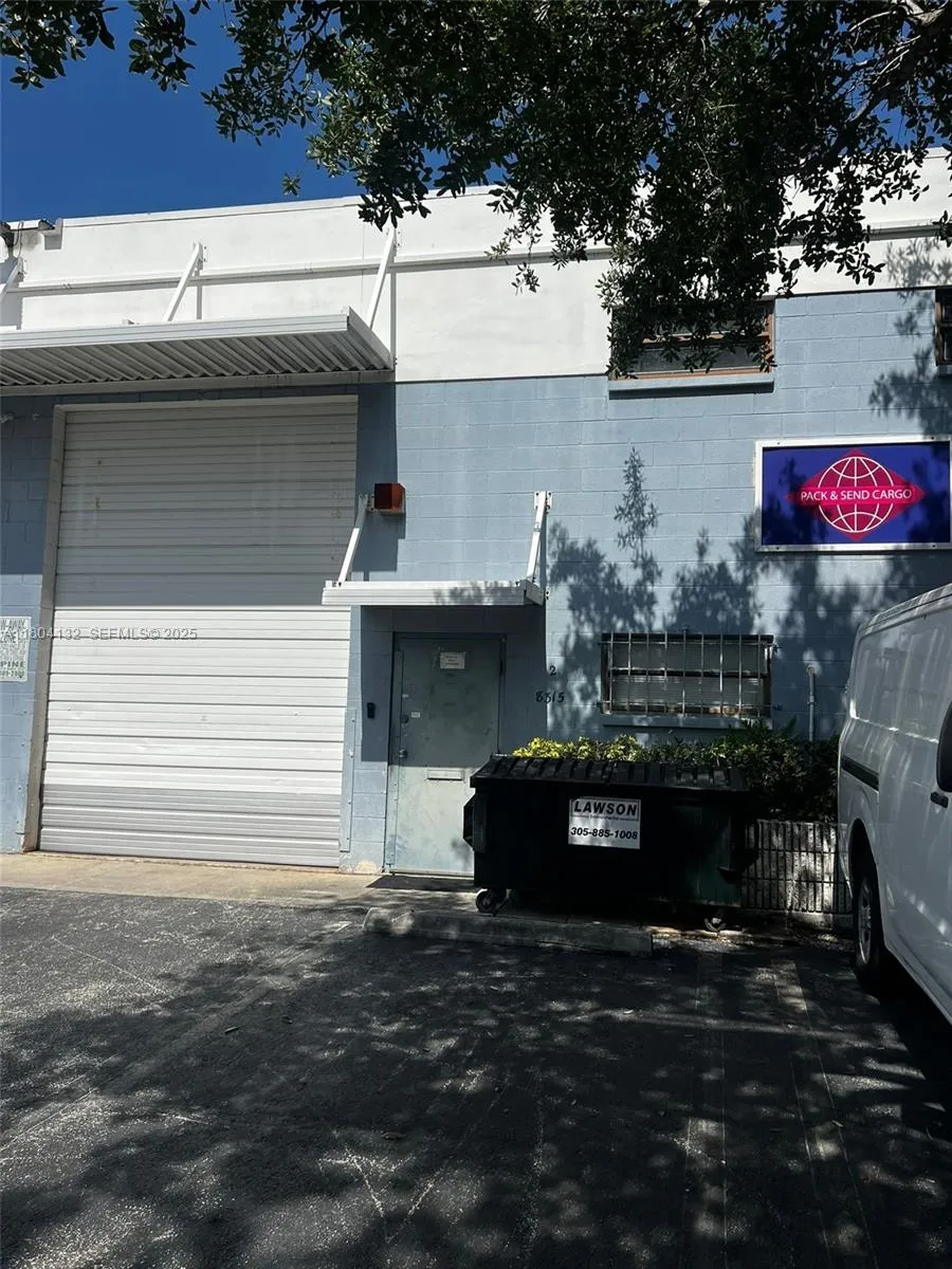Foto de propiedad en 8315 NW 64th Street 2, Medley, FL 33166 Medley con MLS# 