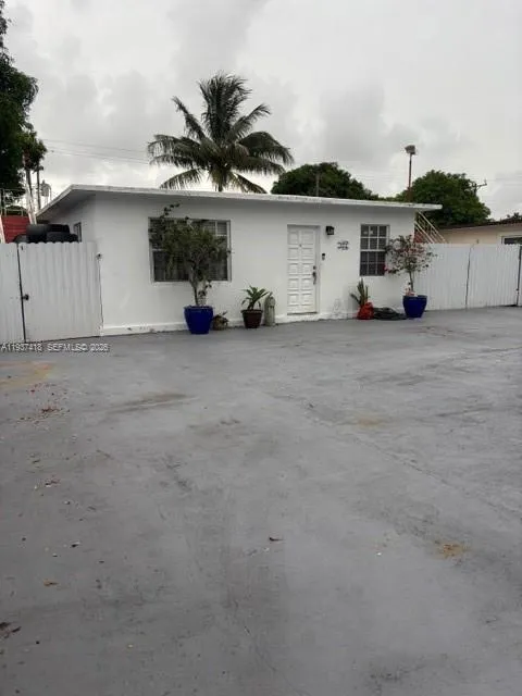 Vendido 832 E 20th Street, Hialeah, FL 33013, Hialeah, FL 33013