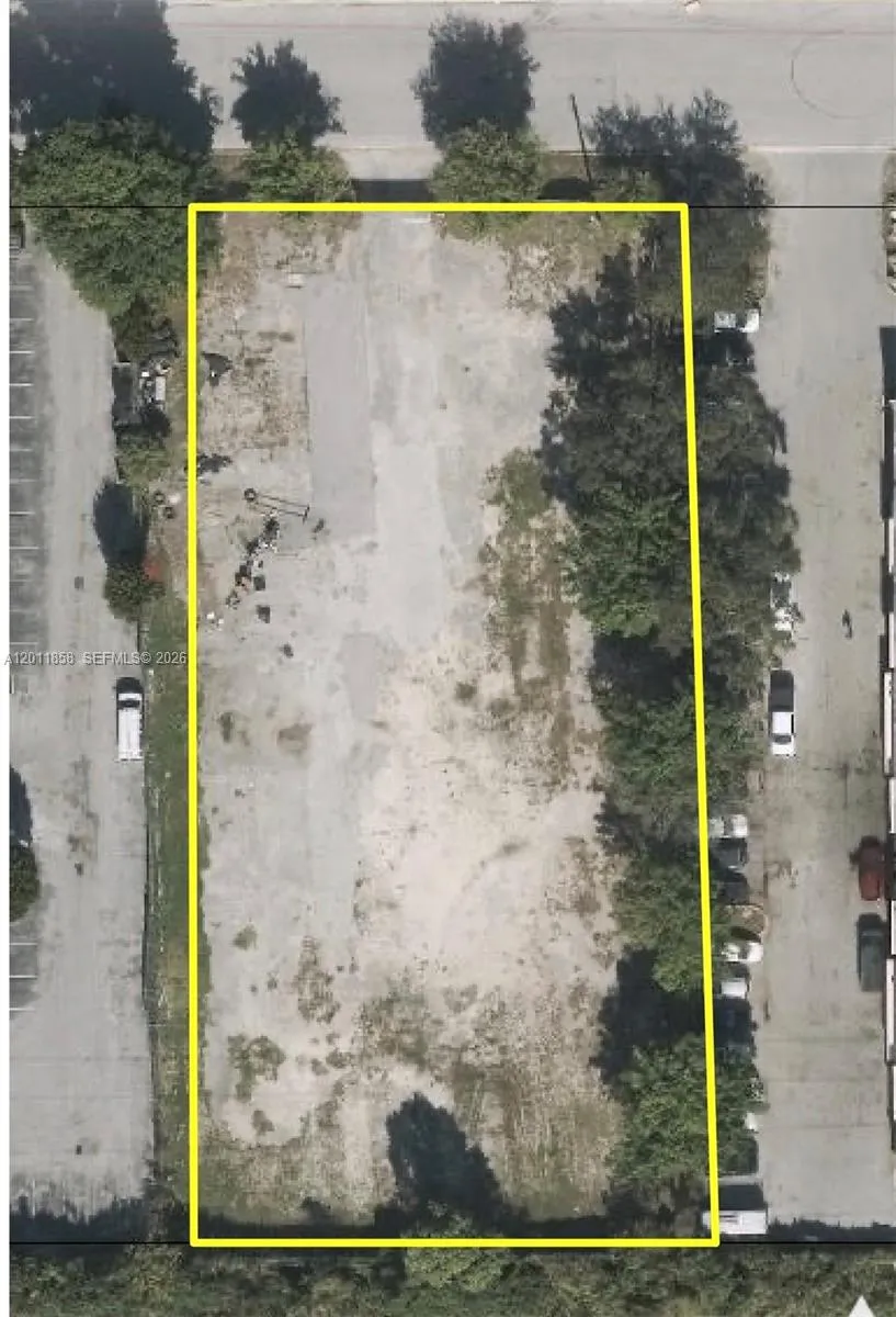 Foto de propiedad en 8322 NW 64, Miami, FL 33166 Miami con MLS# 