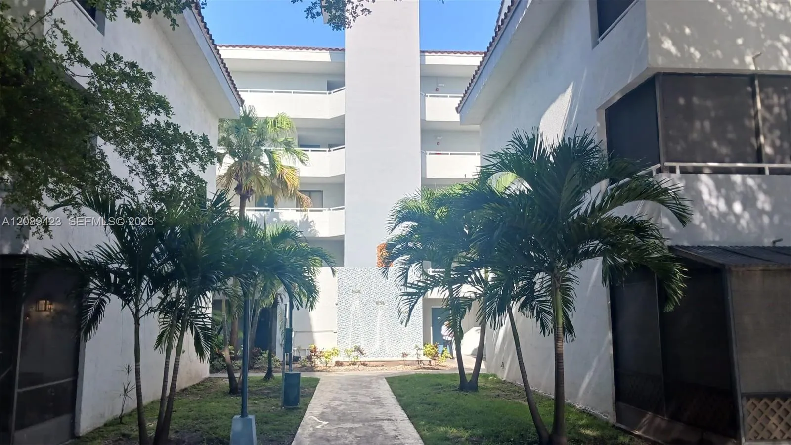 En Venta 8335 SW 152nd Avenue B-310, Miami, FL 33193, Miami, FL 33193