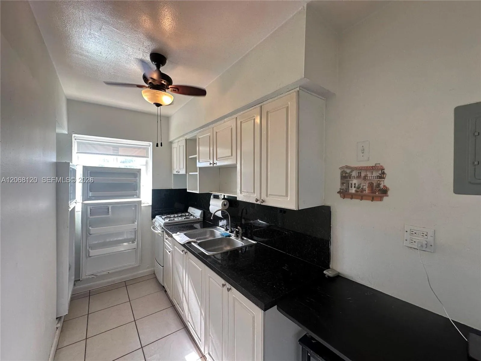 Foto de propiedad en 8340 Crespi Boulevard 21, Miami Beach, FL 33141 Miami Beach con MLS# 