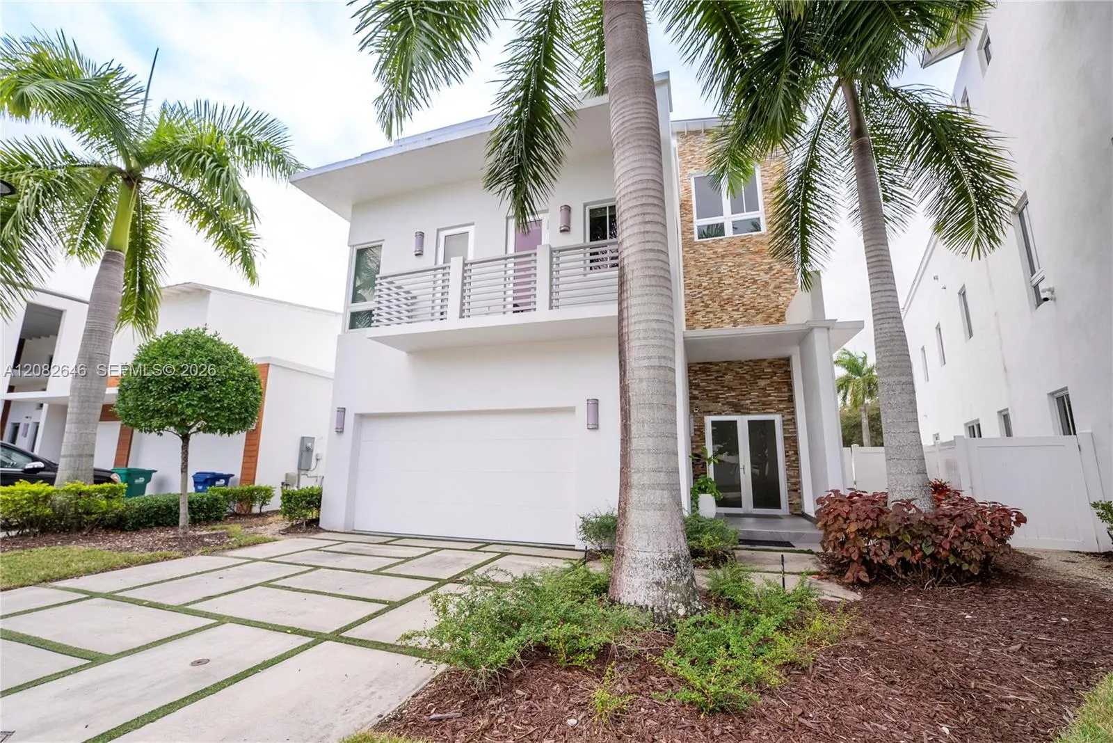 Foto de propiedad en 8340 NW 33 Terrace, Doral, FL 33122 Doral con MLS# 