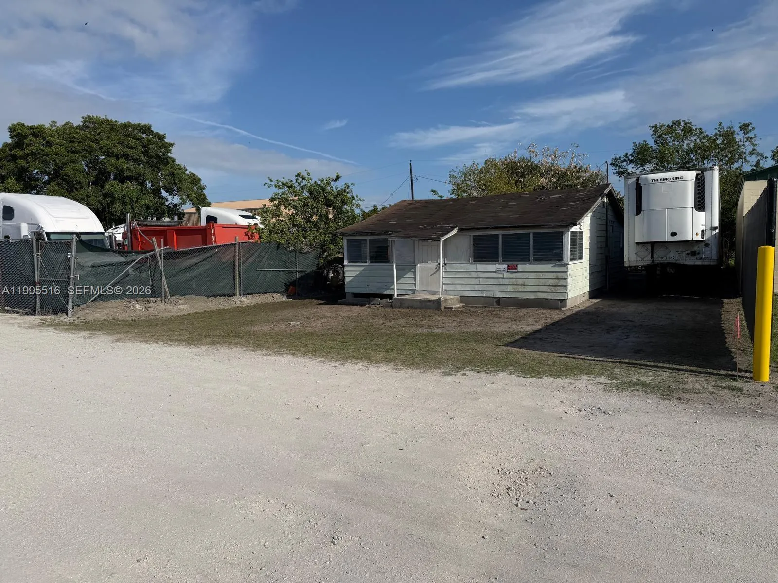 Foto de propiedad en 835 E Alverdez Avenue, Clewiston, FL 33440 Clewiston con MLS# 