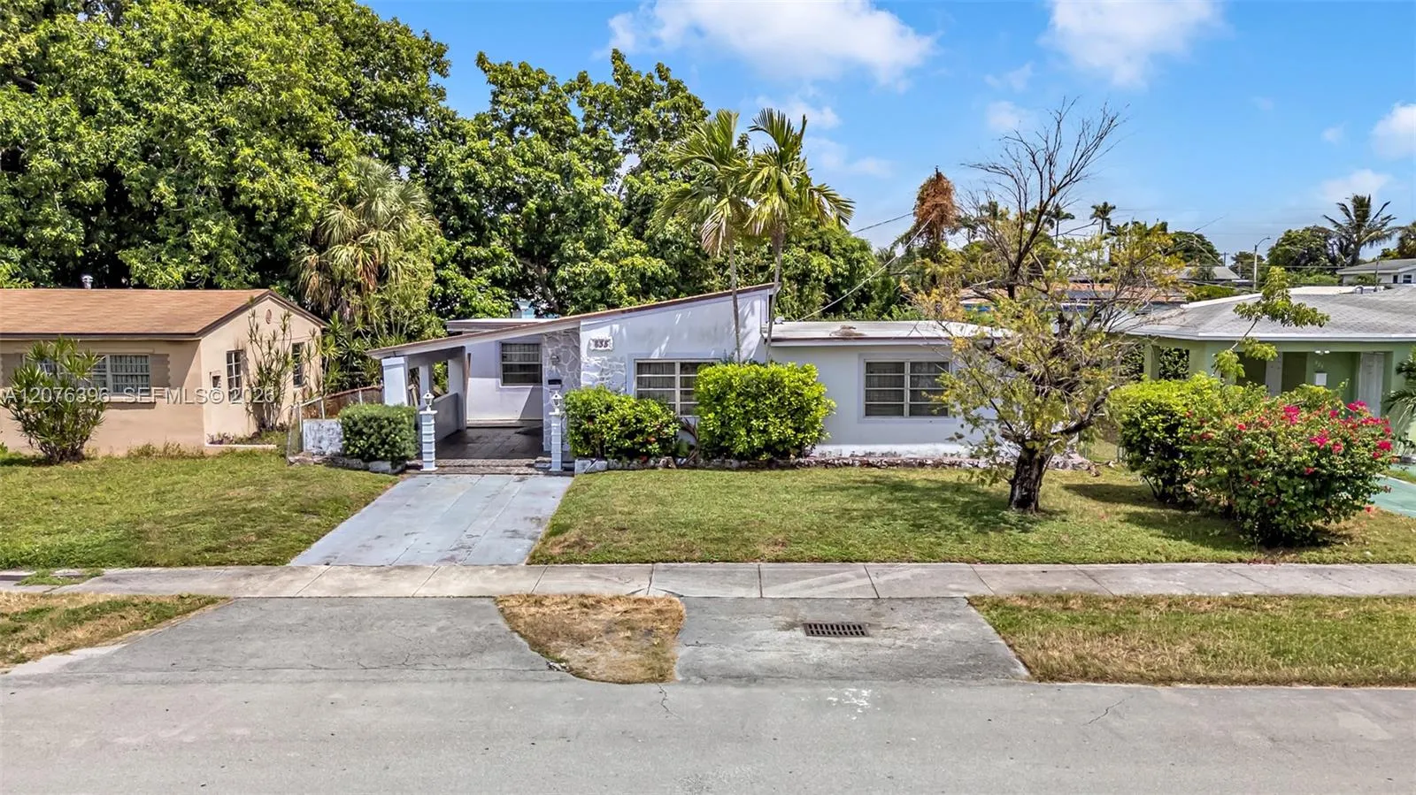 Foto de propiedad en 835 NW 84th Street, Miami, FL 33150 Miami con MLS# 
