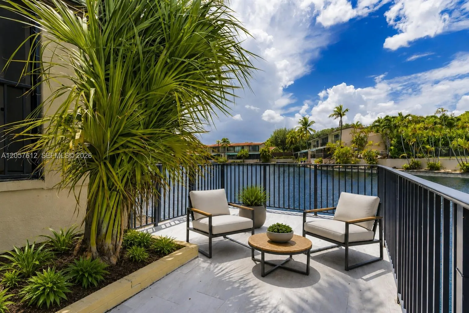 Foto de propiedad en 8350 Dundee Terrace, Miami Lakes, FL 33016 Miami Lakes con MLS# 