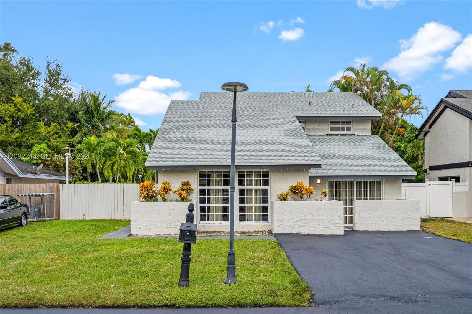 Foto de propiedad en 8351 SW 39th Court, Davie, FL 33328 Davie con MLS# 