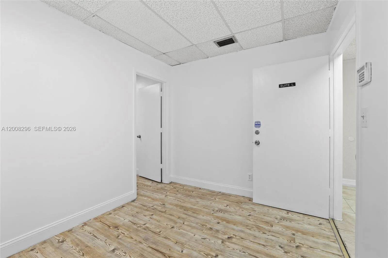 Foto de propiedad en 8358 W Oakland Park Boulevard 202-L, Sunrise, FL 33351 Sunrise con MLS# 