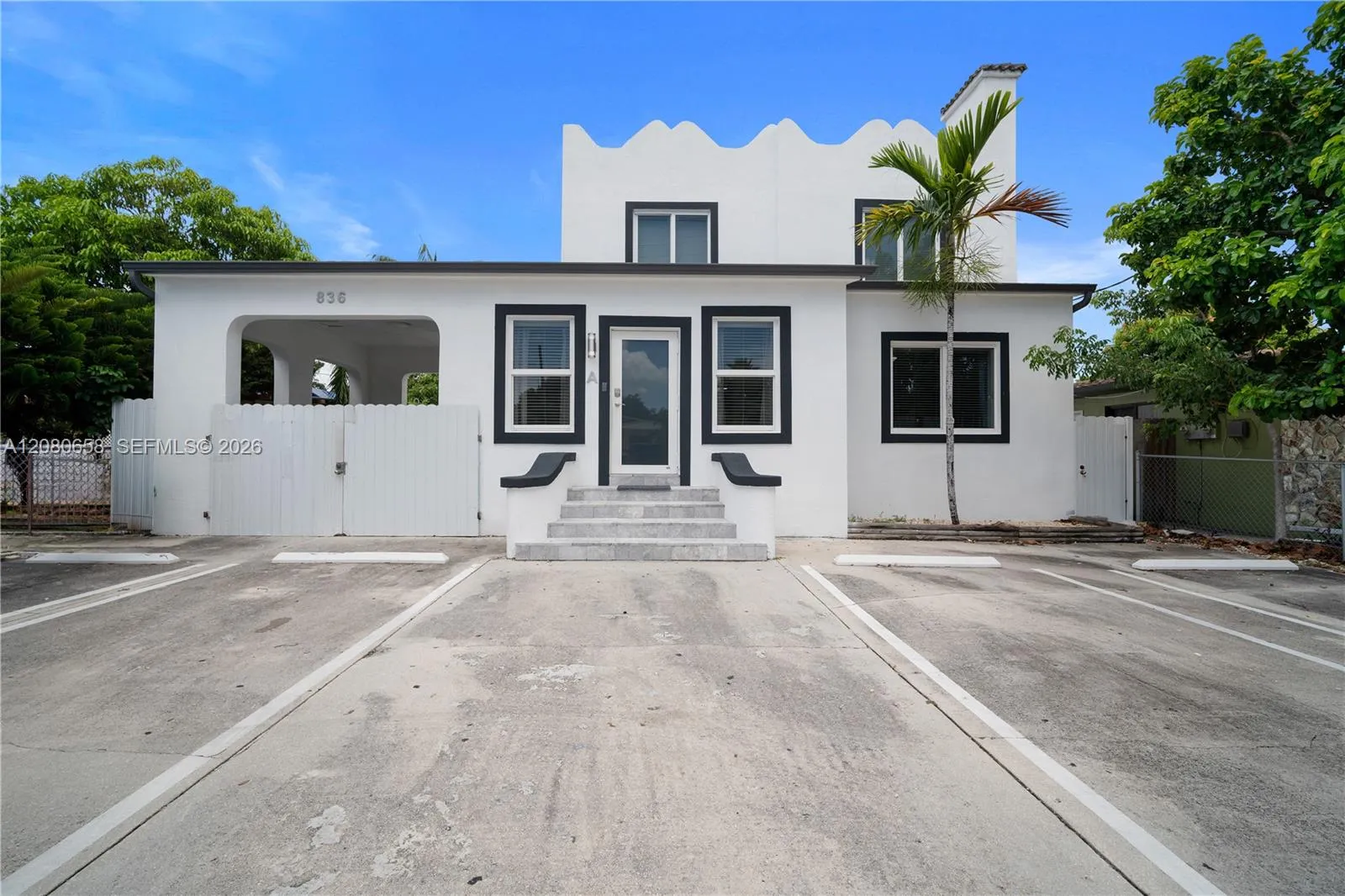 Foto de propiedad en 836 NW 33rd Avenue A, Miami, FL 33125 Miami con MLS# 