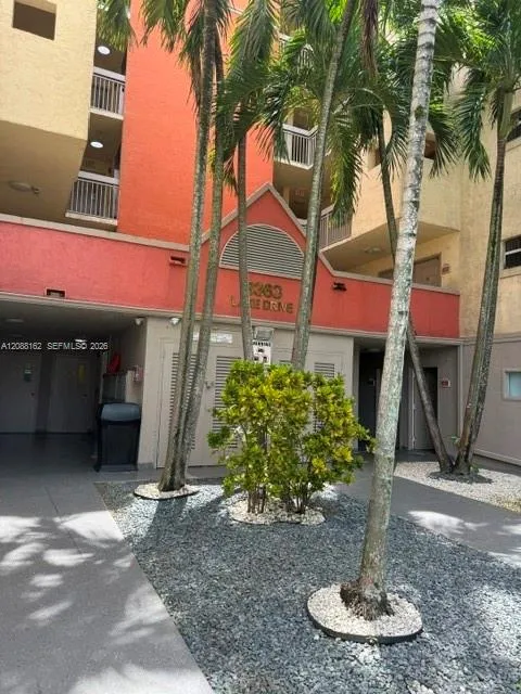 En Renta 8363 Lake Drive 504, Doral, FL 33166, Doral, FL 33166