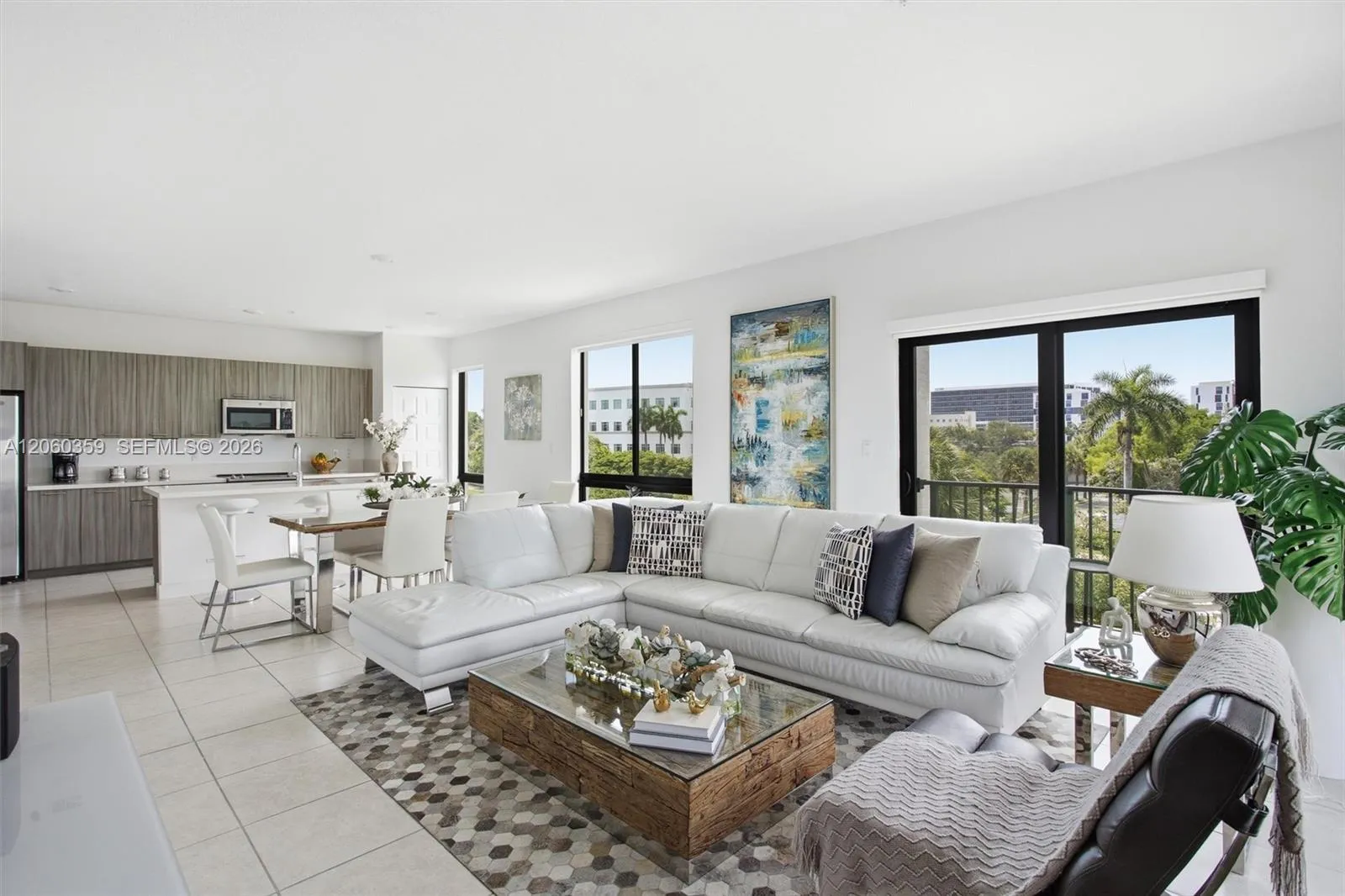 Foto de propiedad en 8363 NW 41st Street A-306, Doral, FL 33166 Doral con MLS# 