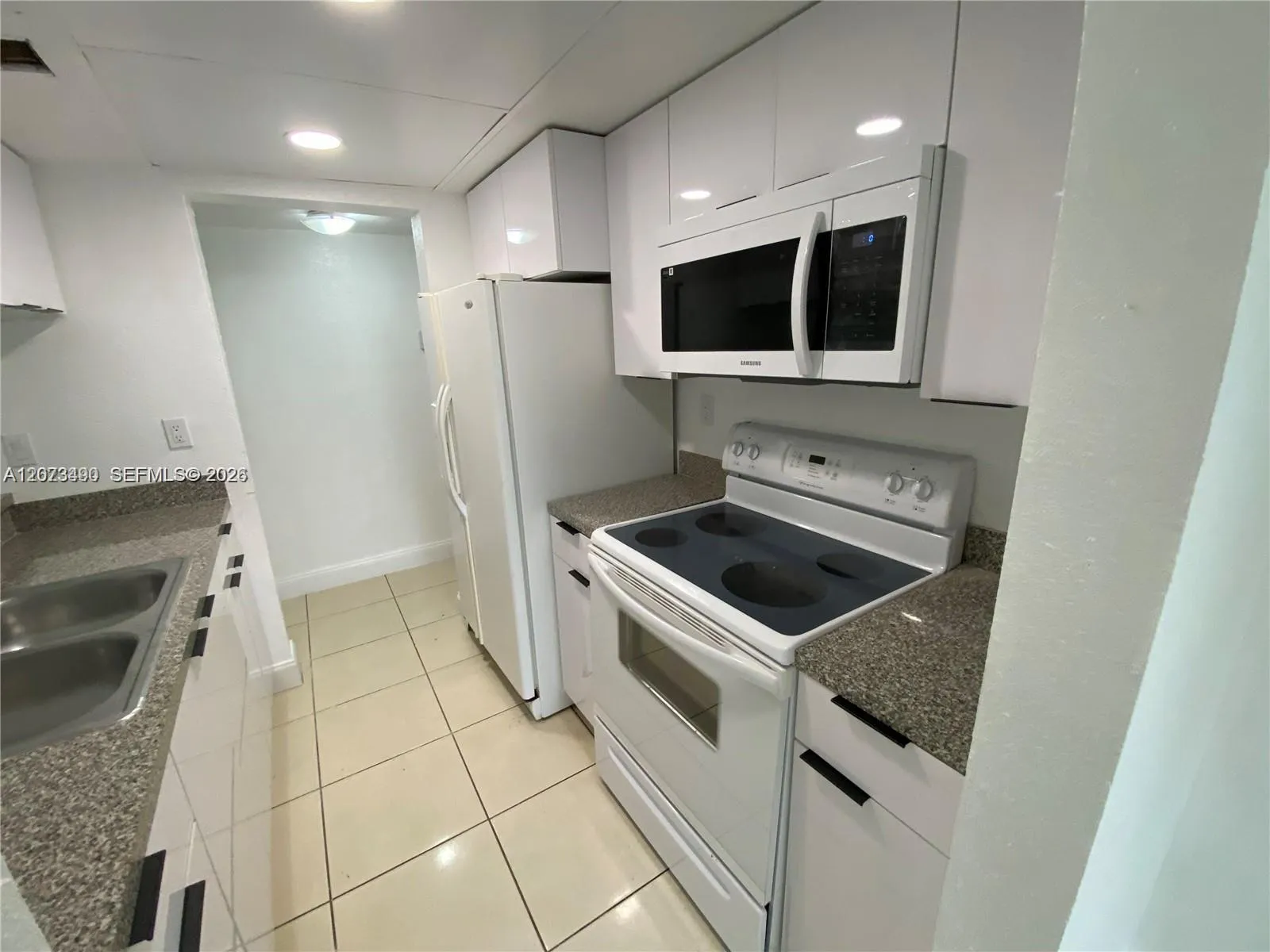 Foto de propiedad en 8365 SW 152nd Avenue C-416, Miami, FL 33193 Miami con MLS# 