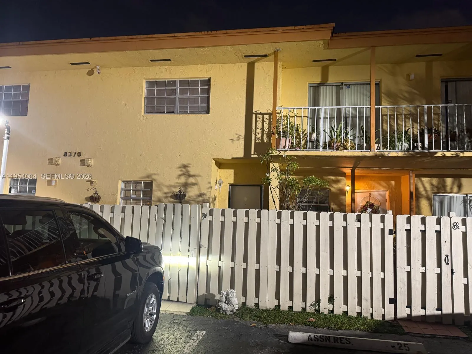 Foto de propiedad en 8370 SW 154th Avenue 9, Miami, FL 33193 Miami con MLS# 