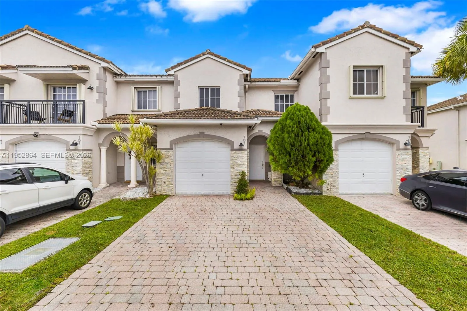 Foto de propiedad en 8371 SW 124th Avenue 105-12, Miami, FL 33183 Miami con MLS# 