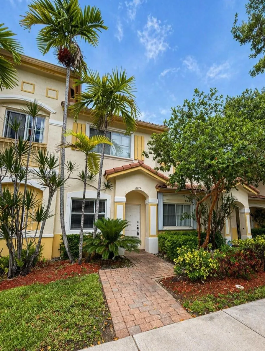 Foto de propiedad en 8375 SW 29th Street 102, Miramar, FL 33025 Miramar con MLS# 