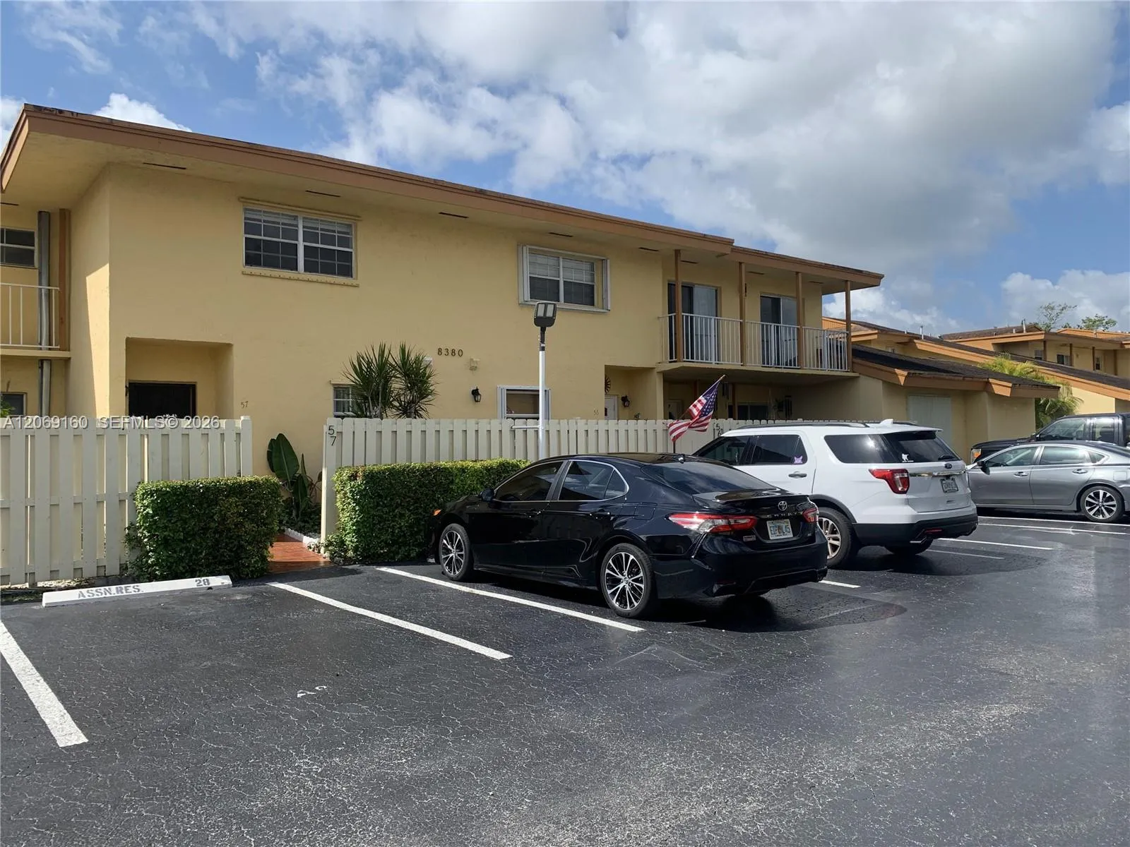 Foto de propiedad en 8380 SW 154th Avenue 57, Miami, FL 33193 Miami con MLS# 