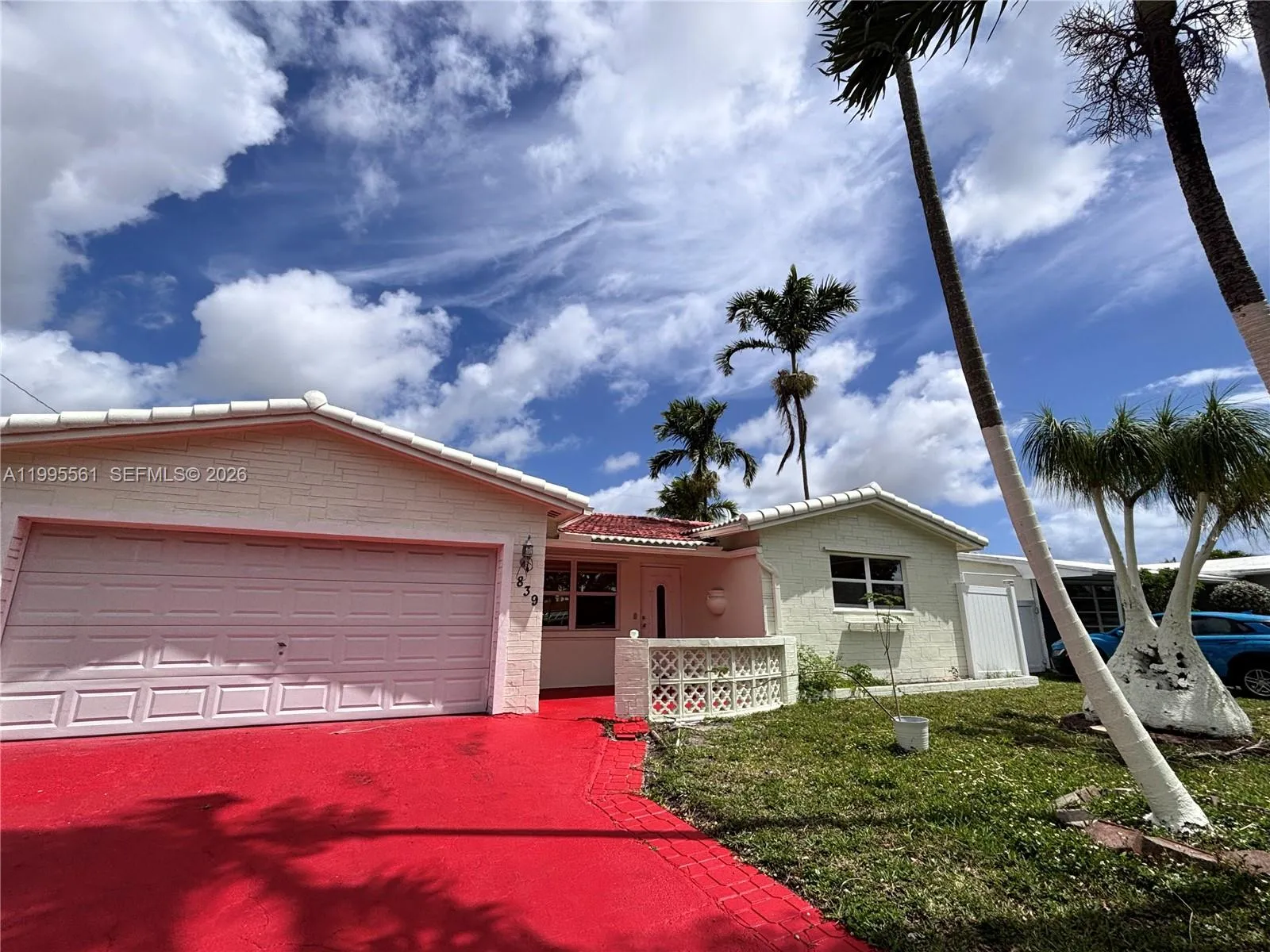 Foto de propiedad en 839 S Highland Drive Right, Hollywood, FL 33021 Hollywood con MLS# 