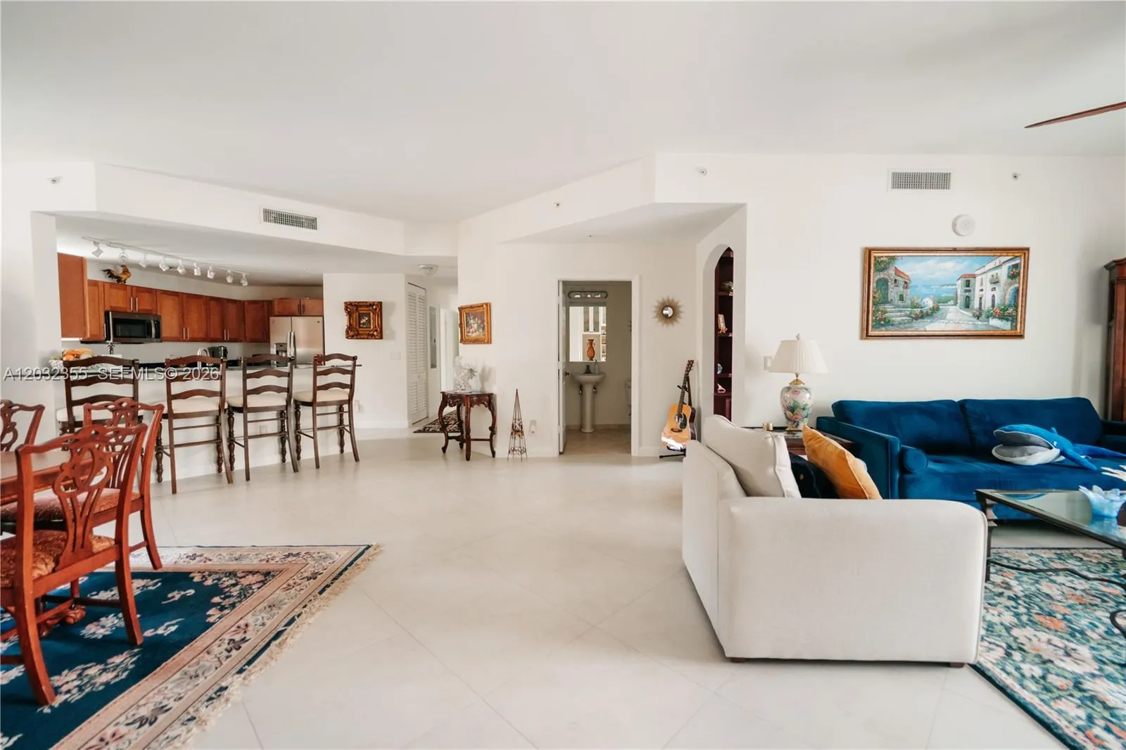 Foto de propiedad en 8390 SW 72nd Avenue 707, Miami, FL 33143 Miami con MLS# 