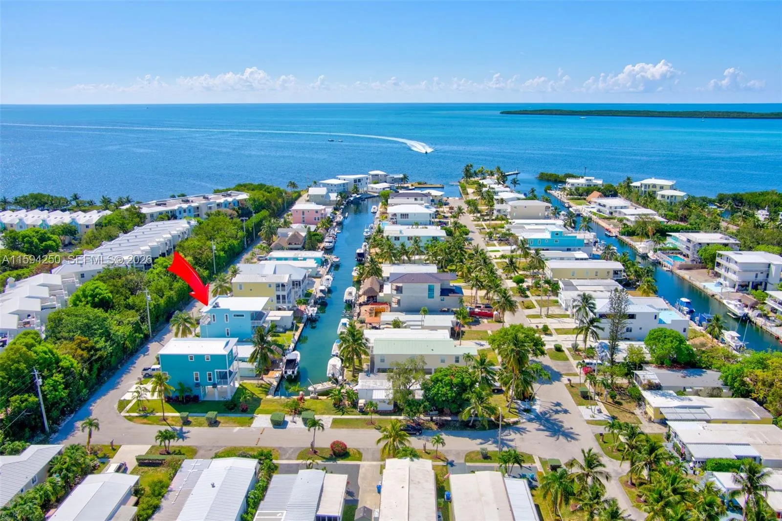 Foto de propiedad en 84 Coral Way, Key Largo, FL 33037 Key Largo con MLS# 
