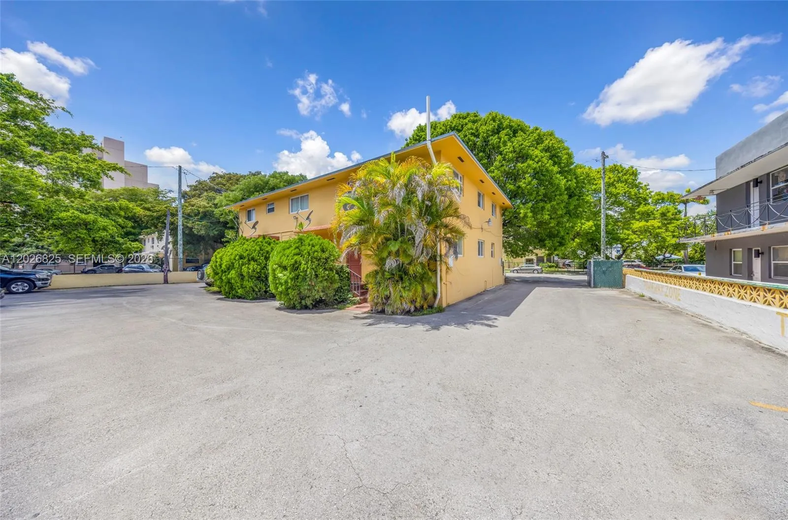 Foto de propiedad en 840 NW 4th Street, Miami, FL 33128 Miami con MLS# 