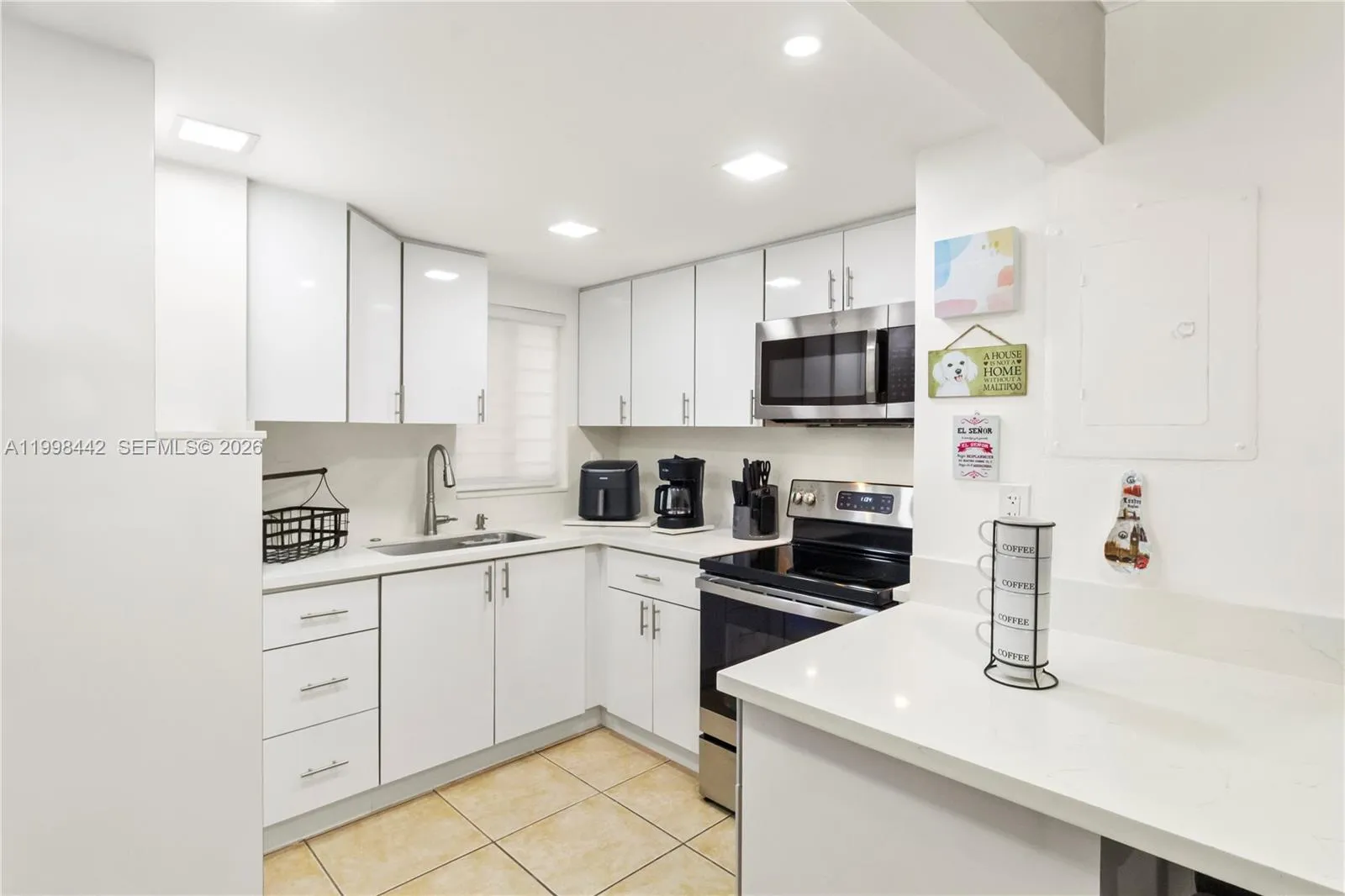 Foto de propiedad en 840 NW 87th Avenue 405, Miami, FL 33172 Miami con MLS# 